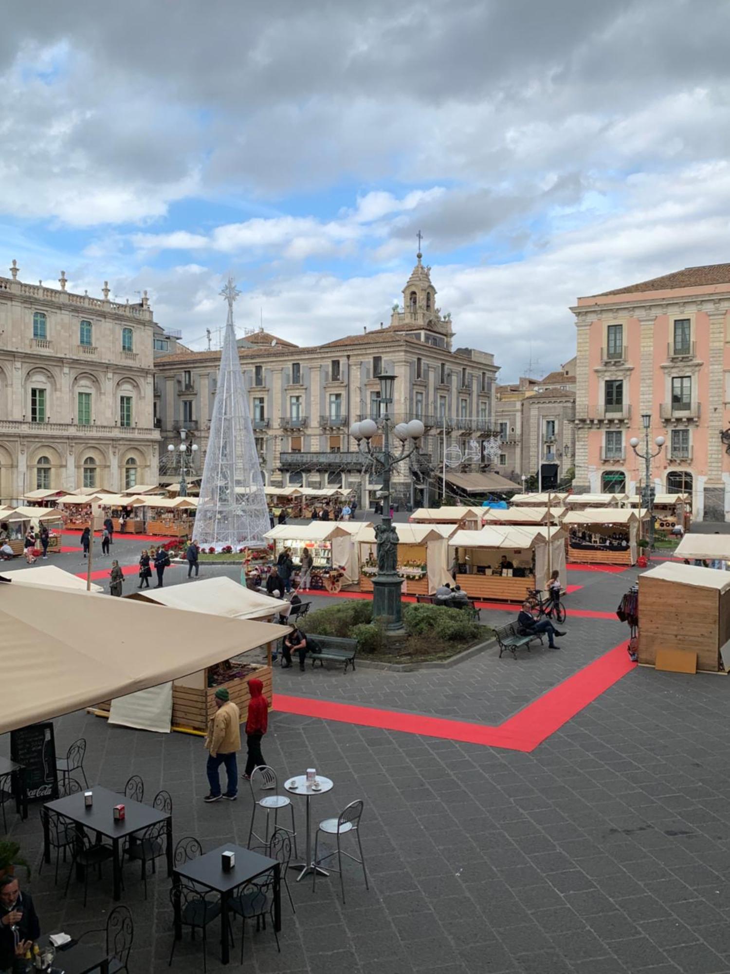La Di Piazza Dell'universita *