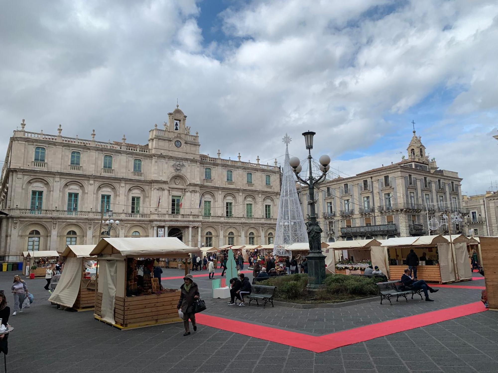 La Di Piazza Dell'universita Catania